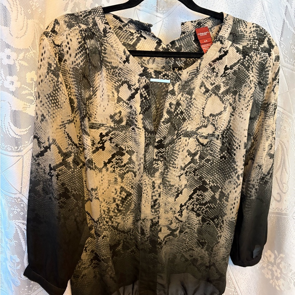 Chic Snakeskin Print Blouse